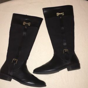 Woman’s Boots 👢Size 10M